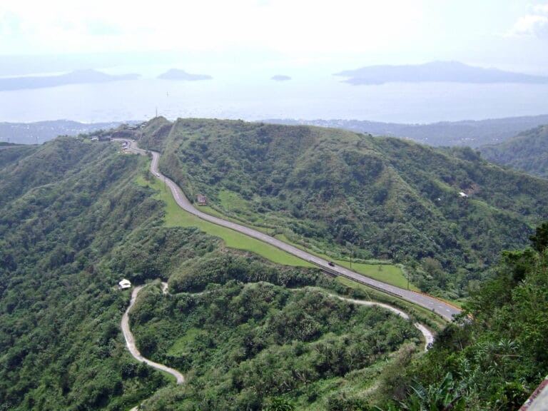 Traveling to and from Tagaytay by Bus: A Commuter’s Guide